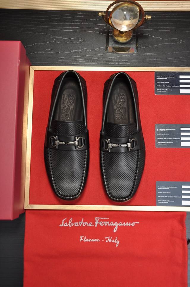 出厂价 Ferragamo 菲拉格幕 专柜最新款 原版进口开边上乘牛皮手工编织成+进口牛里+原版奢华金属扣+原版组合大底 对比无压力 38--44